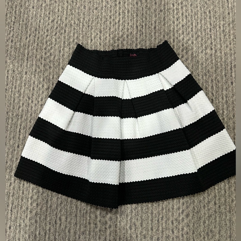 Women’s Blush brand black & white horizontal striped A-line skirt